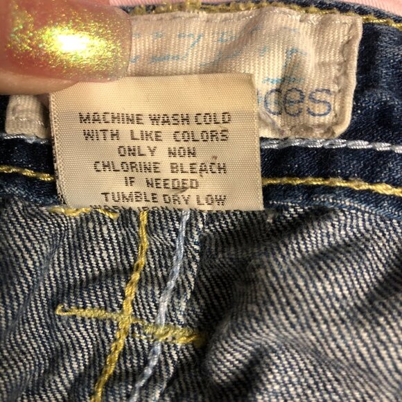 Maurices Jean Capri Pants Womens Size 7 - 8 Blue Distressed Denim Casual Travel - Picture 7 of 8